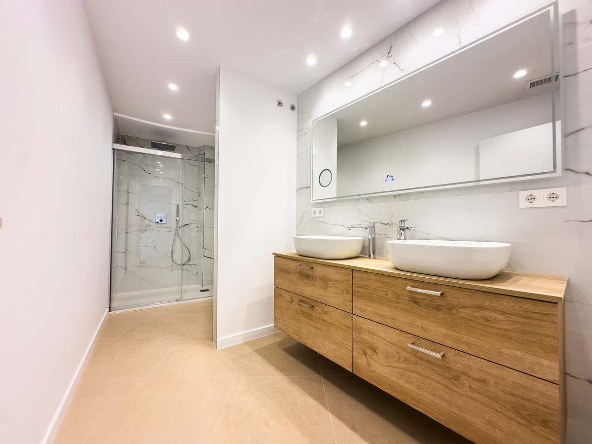4 Bed Townhouse for sale in Estepona Costa Del Sol, Málaga, Spain