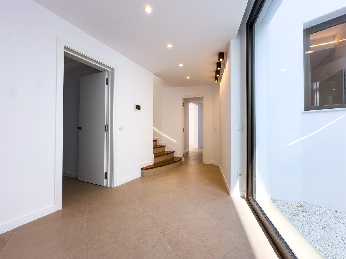 4 Bed Townhouse for sale in Estepona Costa Del Sol, Málaga, Spain