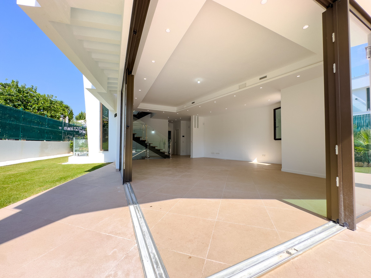 4 Bed Townhouse for sale in Estepona Costa Del Sol, Málaga, Spain