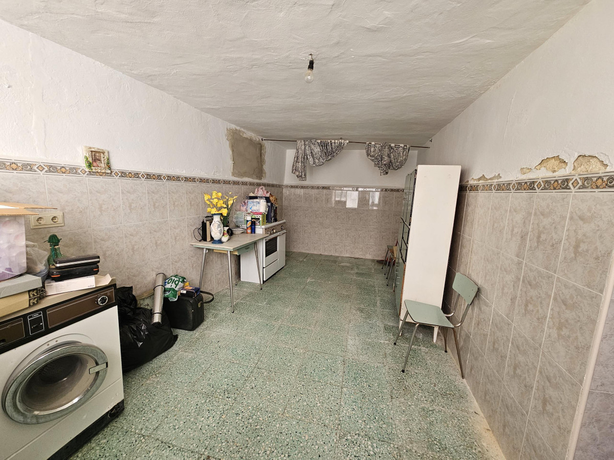 4 Bed Townhouse for sale in El Burgo Costa Del Sol, Málaga, Spain
