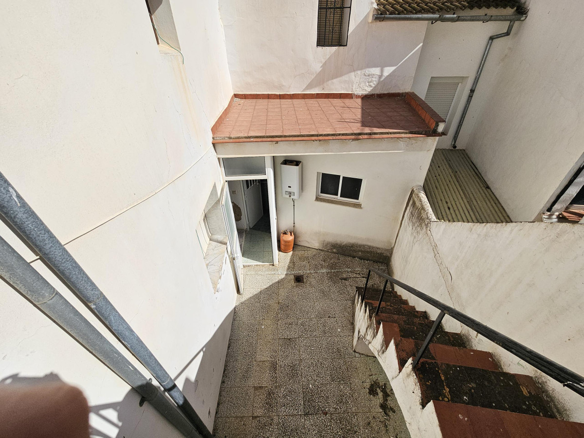 4 Bed Townhouse for sale in El Burgo Costa Del Sol, Málaga, Spain