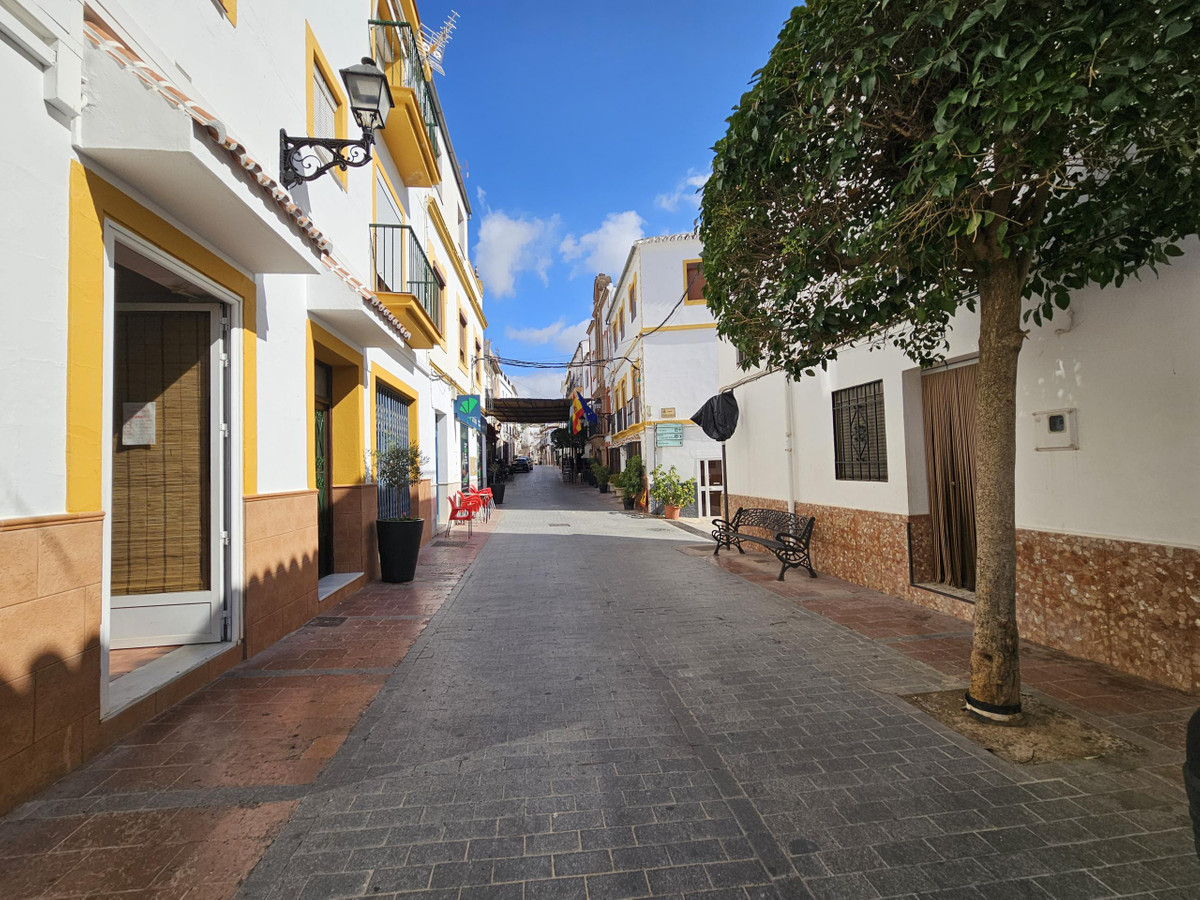 4 Bed Townhouse for sale in El Burgo Costa Del Sol, Málaga, Spain