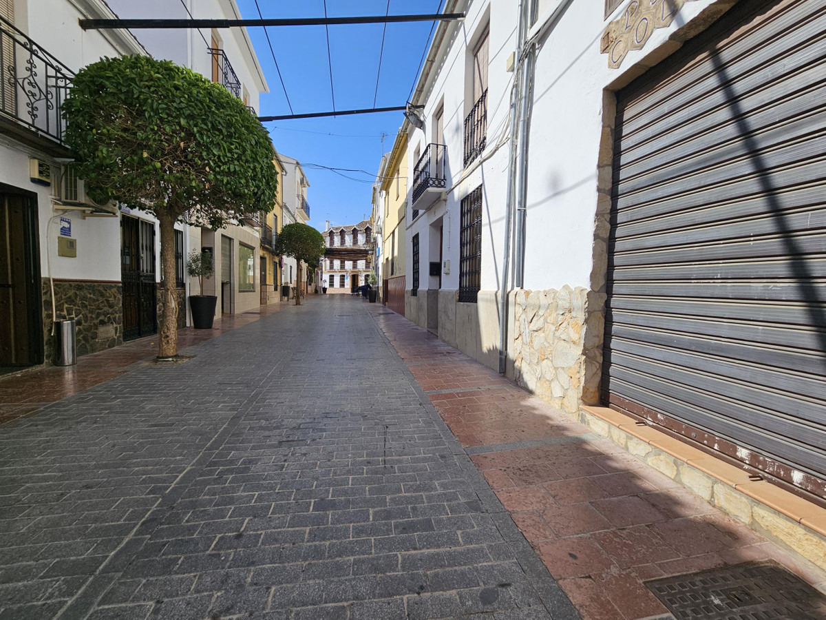 4 Bed Townhouse for sale in El Burgo Costa Del Sol, Málaga, Spain