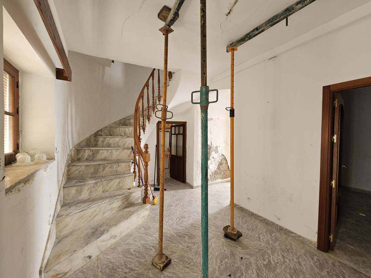 4 Bed Townhouse for sale in El Burgo Costa Del Sol, Málaga, Spain