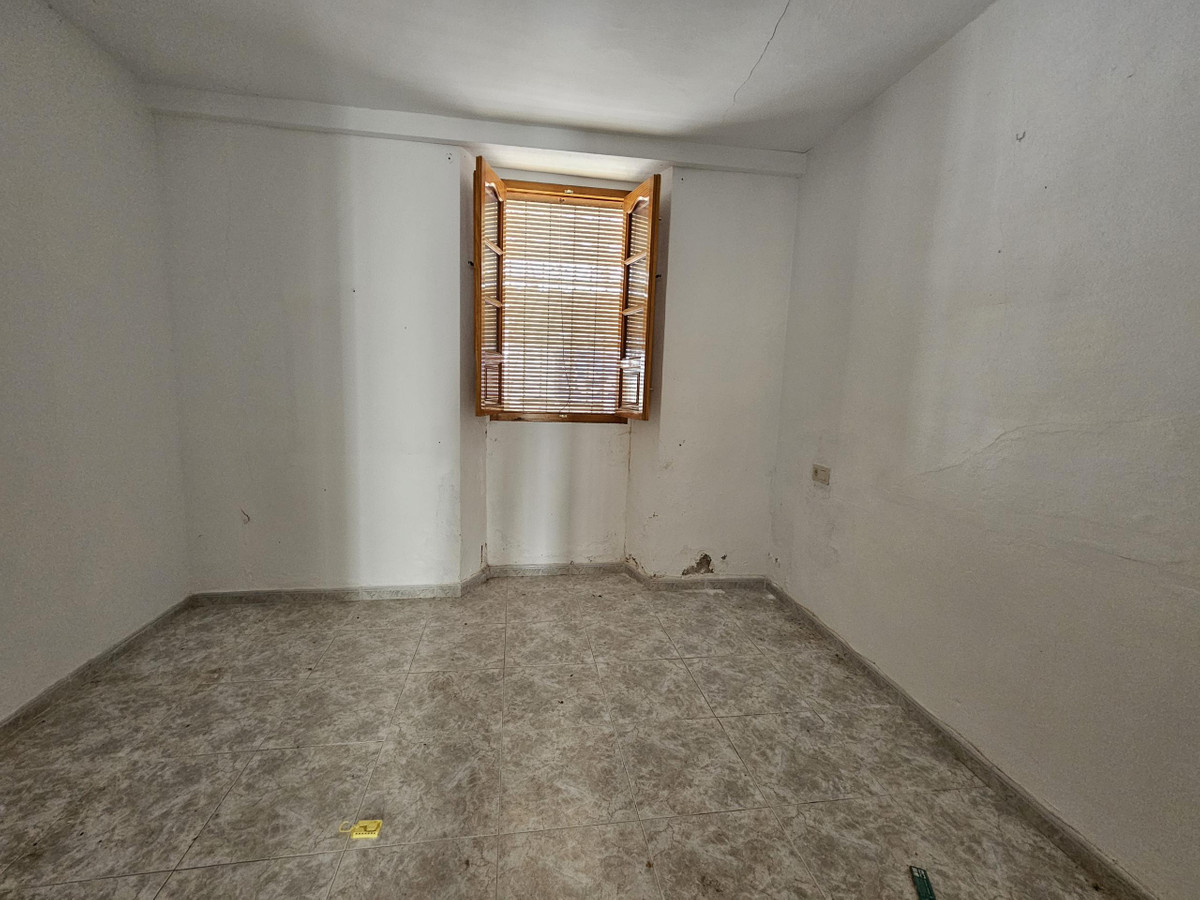 4 Bed Townhouse for sale in El Burgo Costa Del Sol, Málaga, Spain