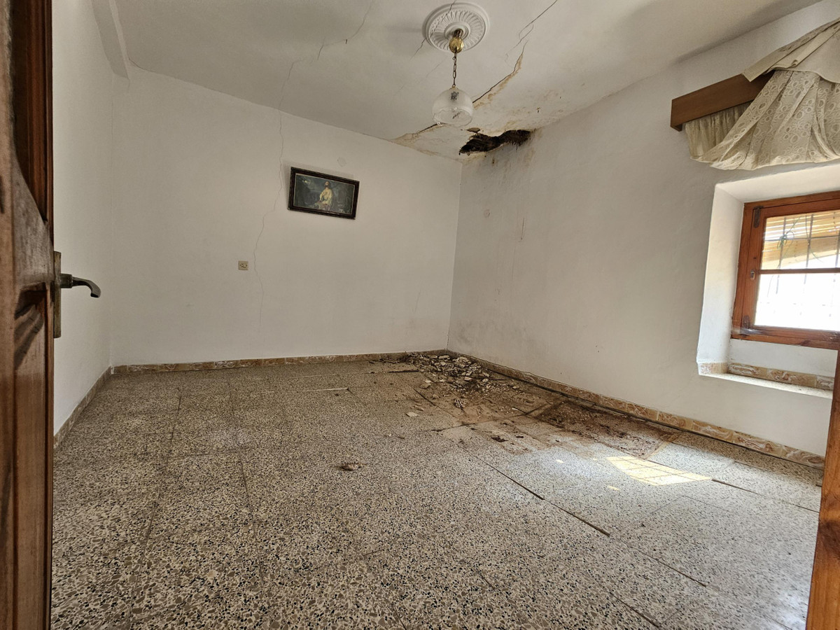4 Bed Townhouse for sale in El Burgo Costa Del Sol, Málaga, Spain