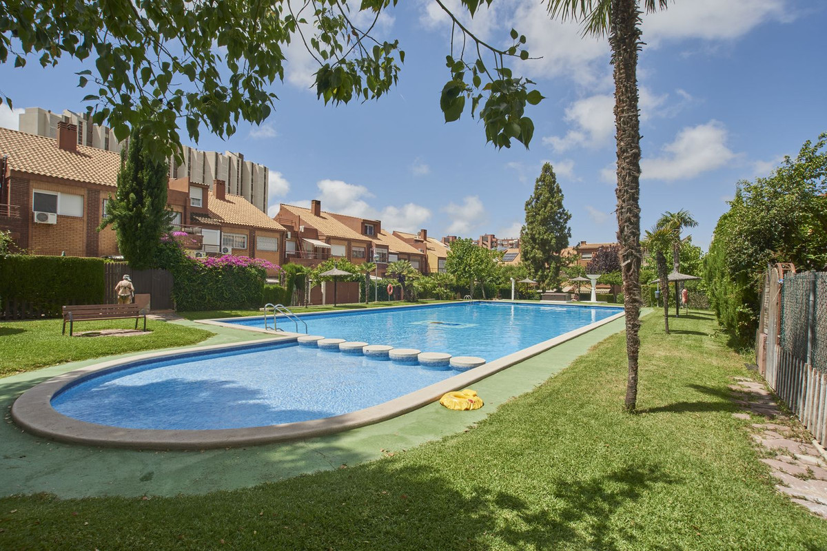 Se vende Apartamento Planta Media de 3 dormitorios en Costa Blanca, Alicante, España
