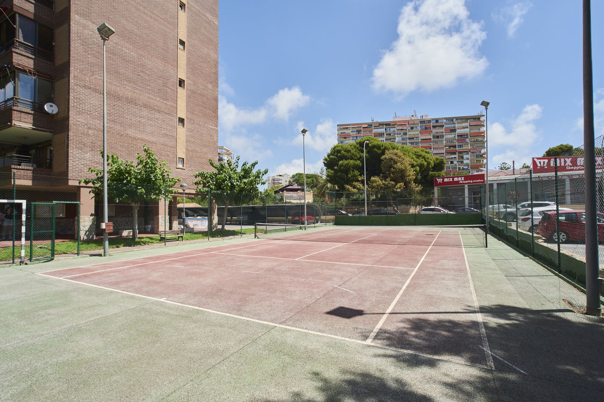 Se vende Apartamento Planta Media de 3 dormitorios en Costa Blanca, Alicante, España