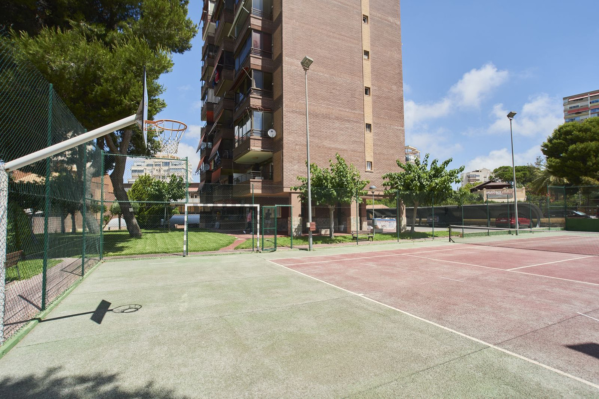 Se vende Apartamento Planta Media de 3 dormitorios en Costa Blanca, Alicante, España