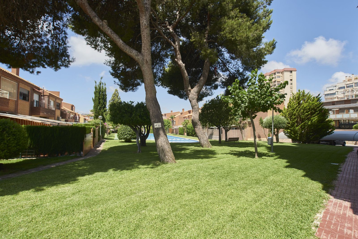 Se vende Apartamento Planta Media de 3 dormitorios en Costa Blanca, Alicante, España