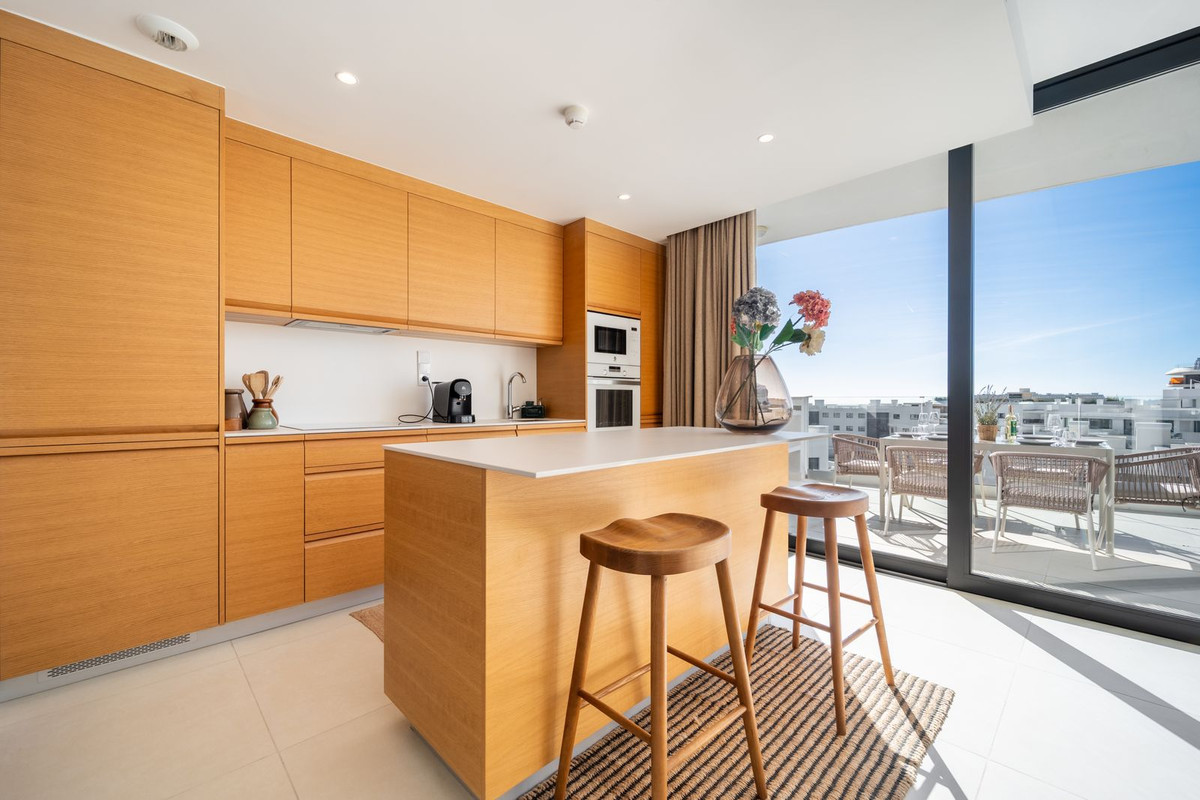 2 Bed Apartment for sale in Fuengirola Costa Del Sol, Málaga, Spain
