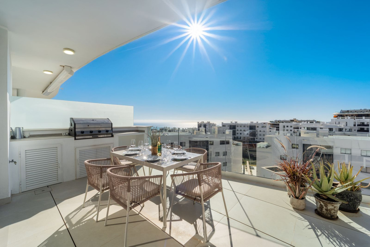 2 Bed Apartment for sale in Fuengirola Costa Del Sol, Málaga, Spain