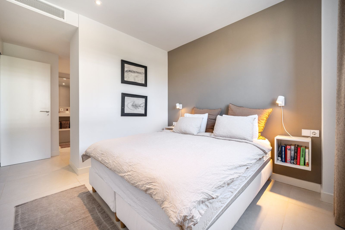 2 Bed Apartment for sale in Fuengirola Costa Del Sol, Málaga, Spain