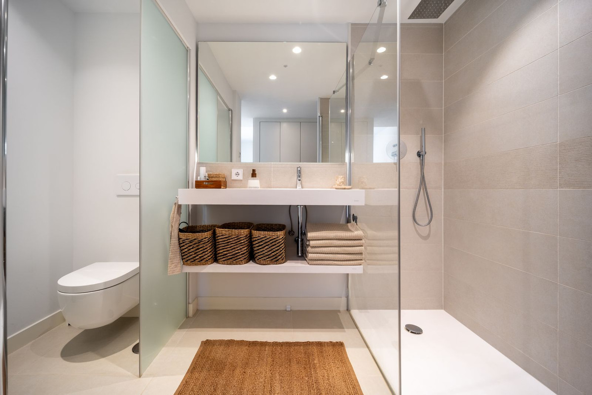2 Bed Apartment for sale in Fuengirola Costa Del Sol, Málaga, Spain