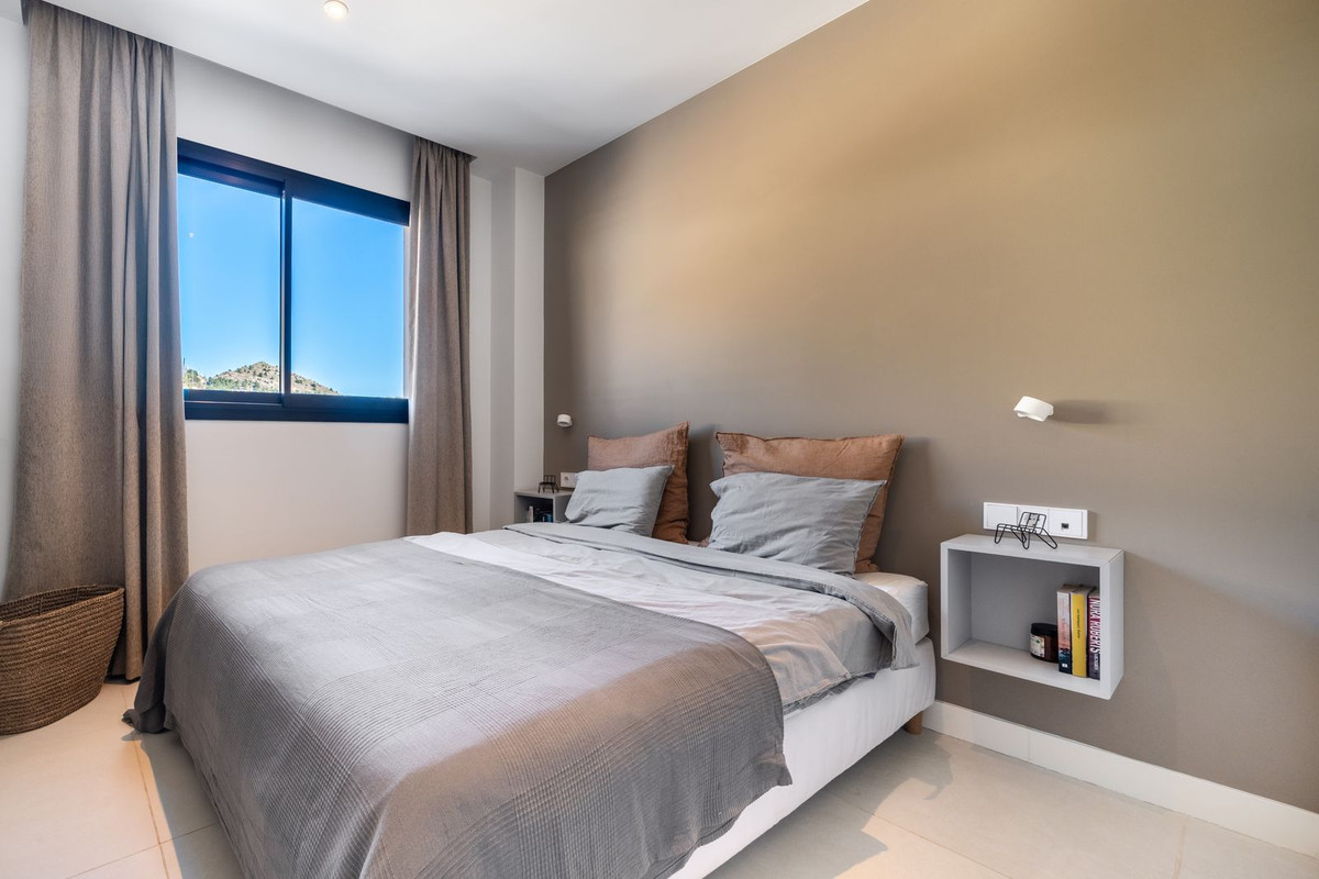 2 Bed Apartment for sale in Fuengirola Costa Del Sol, Málaga, Spain
