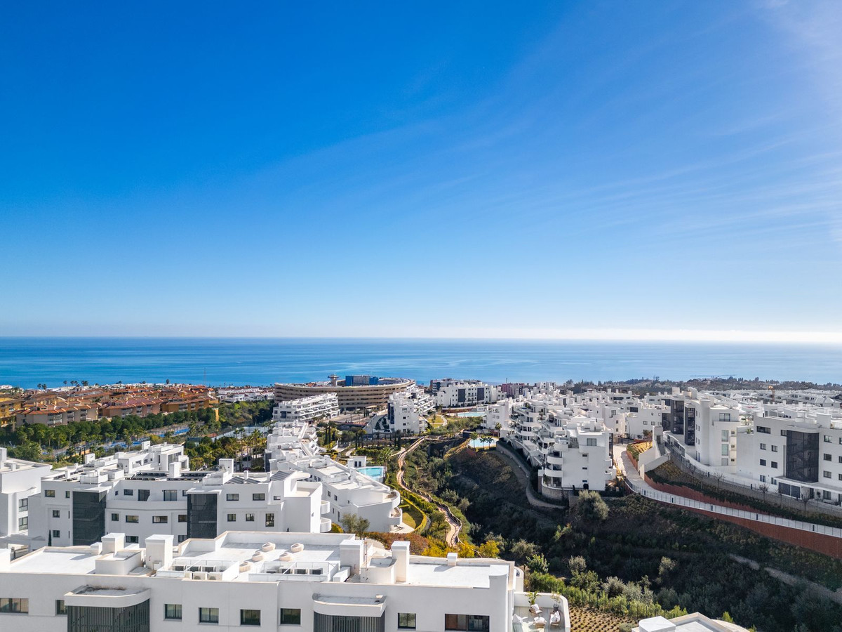 2 Bed Apartment for sale in Fuengirola Costa Del Sol, Málaga, Spain
