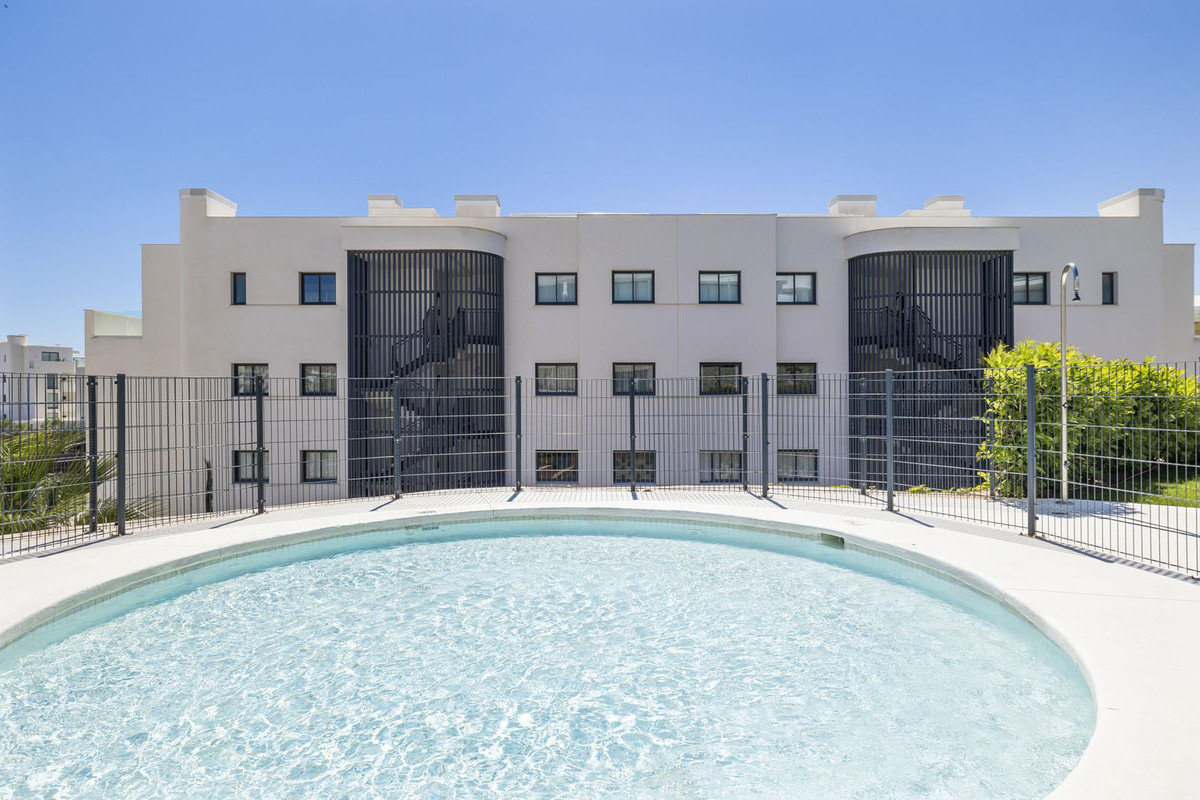 2 Bed Apartment for sale in Fuengirola Costa Del Sol, Málaga, Spain