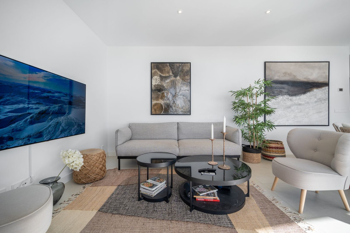 2 Bed Apartment for sale in Fuengirola Costa Del Sol, Málaga, Spain