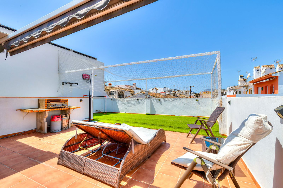 Se vende Apartamento en Planta Última de 4 dormitorios en Costa Del Sol, Málaga, España