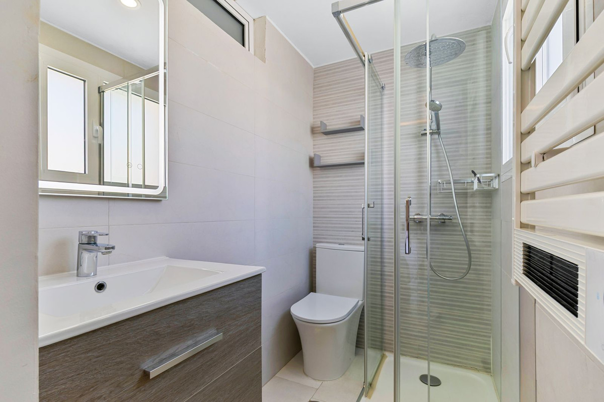 Se vende Apartamento en Planta Última de 4 dormitorios en Costa Del Sol, Málaga, España