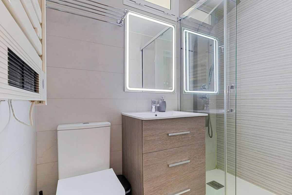 Se vende Apartamento en Planta Última de 4 dormitorios en Costa Del Sol, Málaga, España