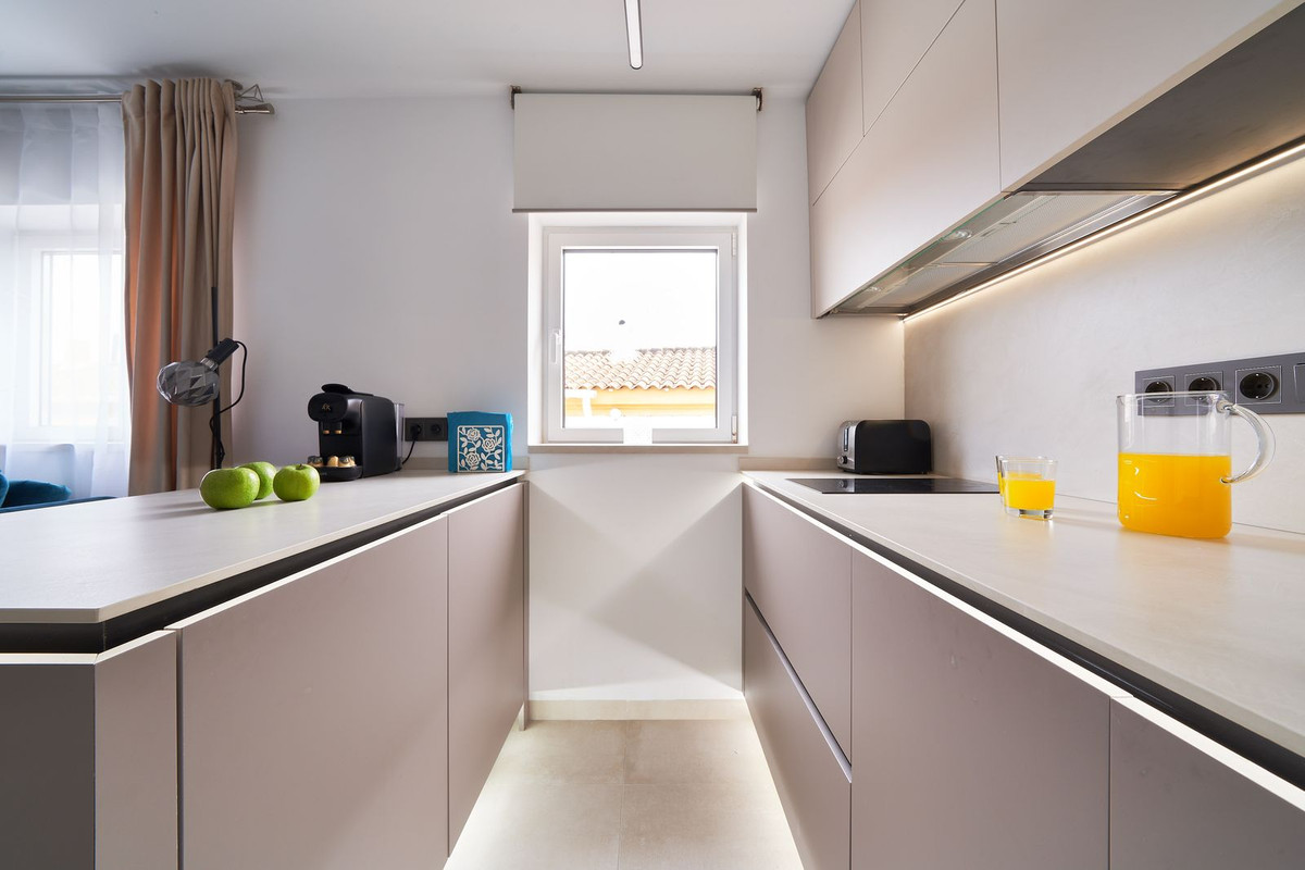 Se vende Apartamento Planta Media de 2 dormitorios en Costa Del Sol, Málaga, España
