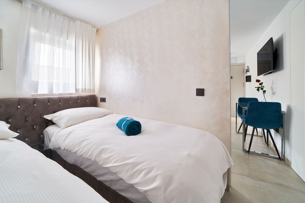 Se vende Apartamento Planta Media de 2 dormitorios en Costa Del Sol, Málaga, España