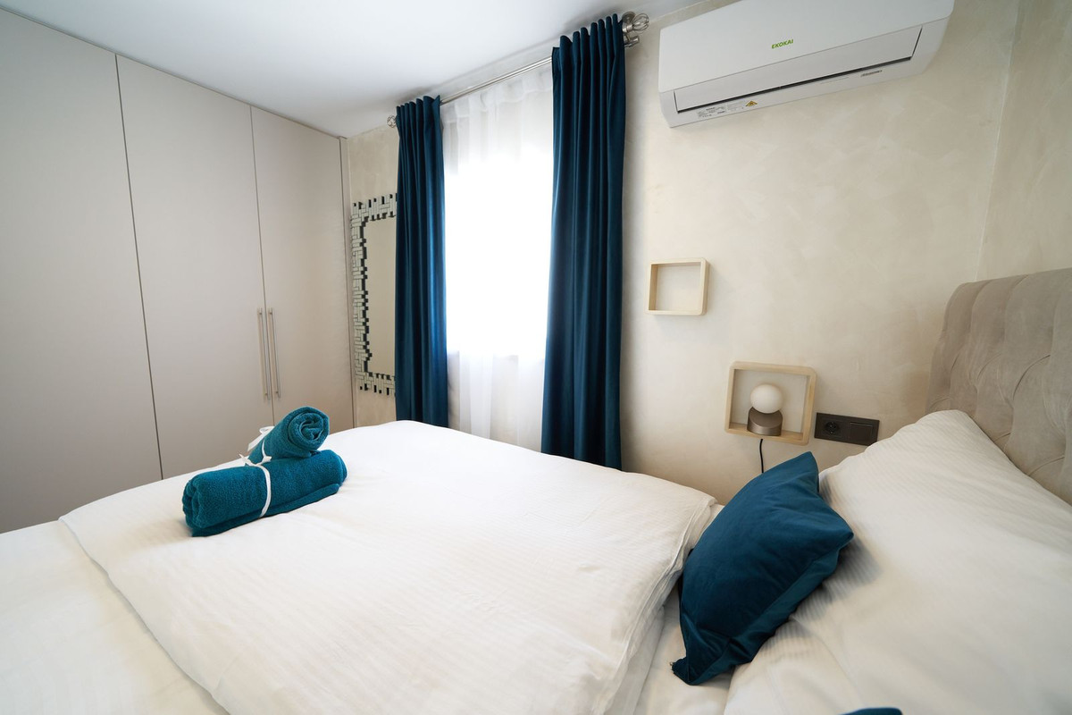 Se vende Apartamento Planta Media de 2 dormitorios en Costa Del Sol, Málaga, España