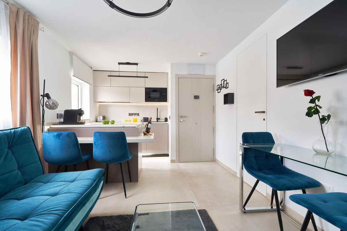 Se vende Apartamento Planta Media de 2 dormitorios en Costa Del Sol, Málaga, España