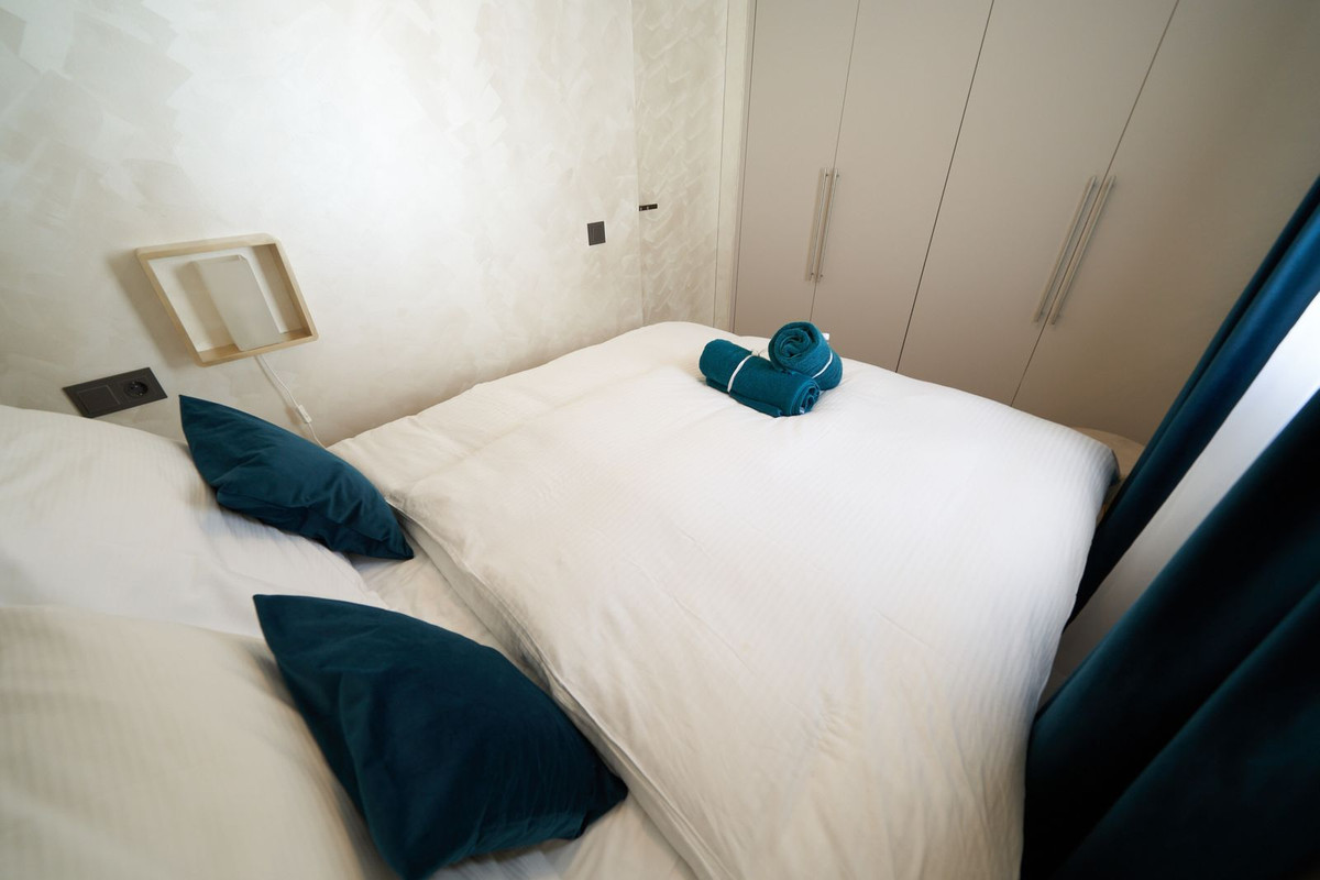 Se vende Apartamento Planta Media de 2 dormitorios en Costa Del Sol, Málaga, España