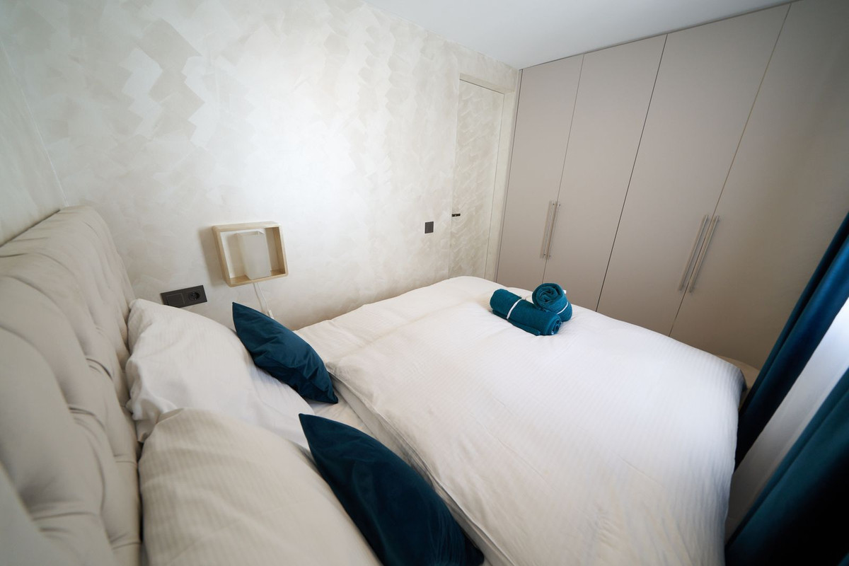 Se vende Apartamento Planta Media de 2 dormitorios en Costa Del Sol, Málaga, España