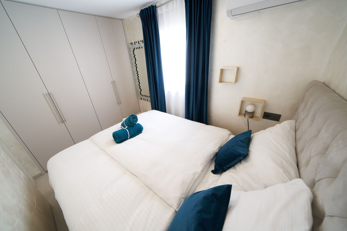 Se vende Apartamento Planta Media de 2 dormitorios en Costa Del Sol, Málaga, España