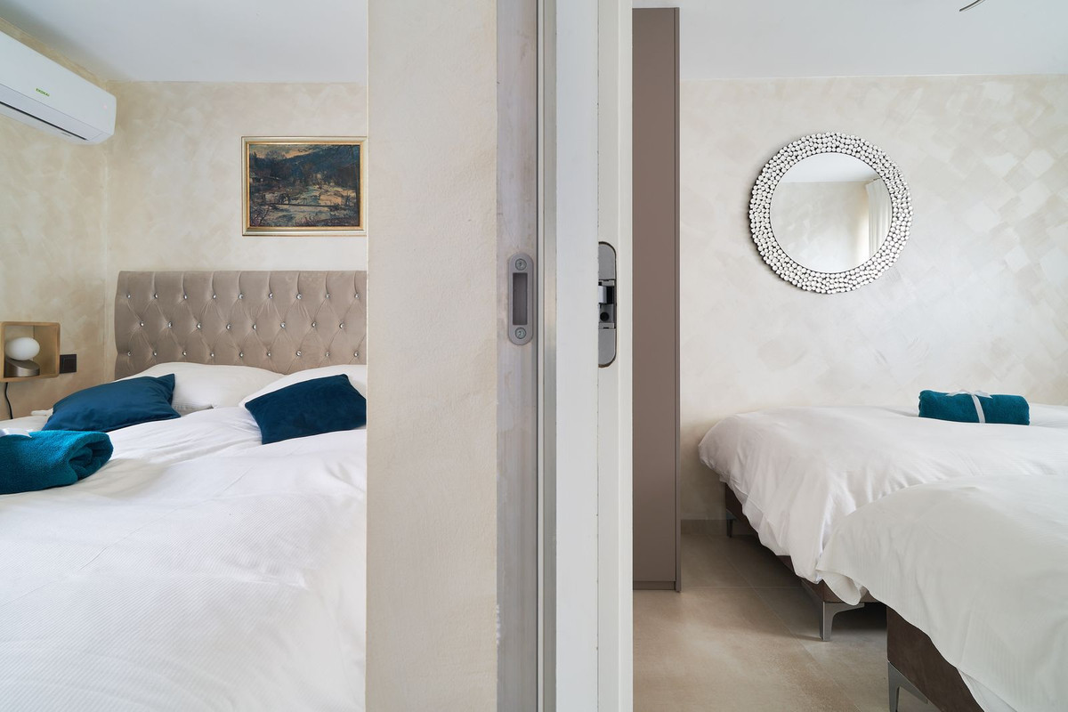 Se vende Apartamento Planta Media de 2 dormitorios en Costa Del Sol, Málaga, España