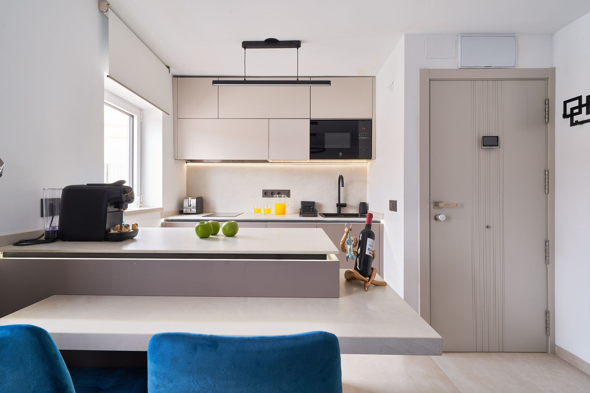 Se vende Apartamento Planta Media de 2 dormitorios en Costa Del Sol, Málaga, España