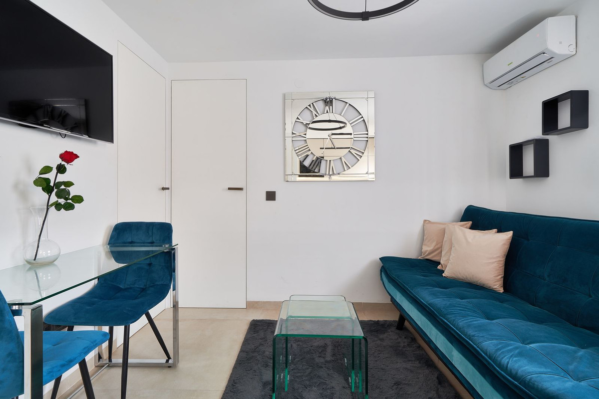 Se vende Apartamento Planta Media de 2 dormitorios en Costa Del Sol, Málaga, España