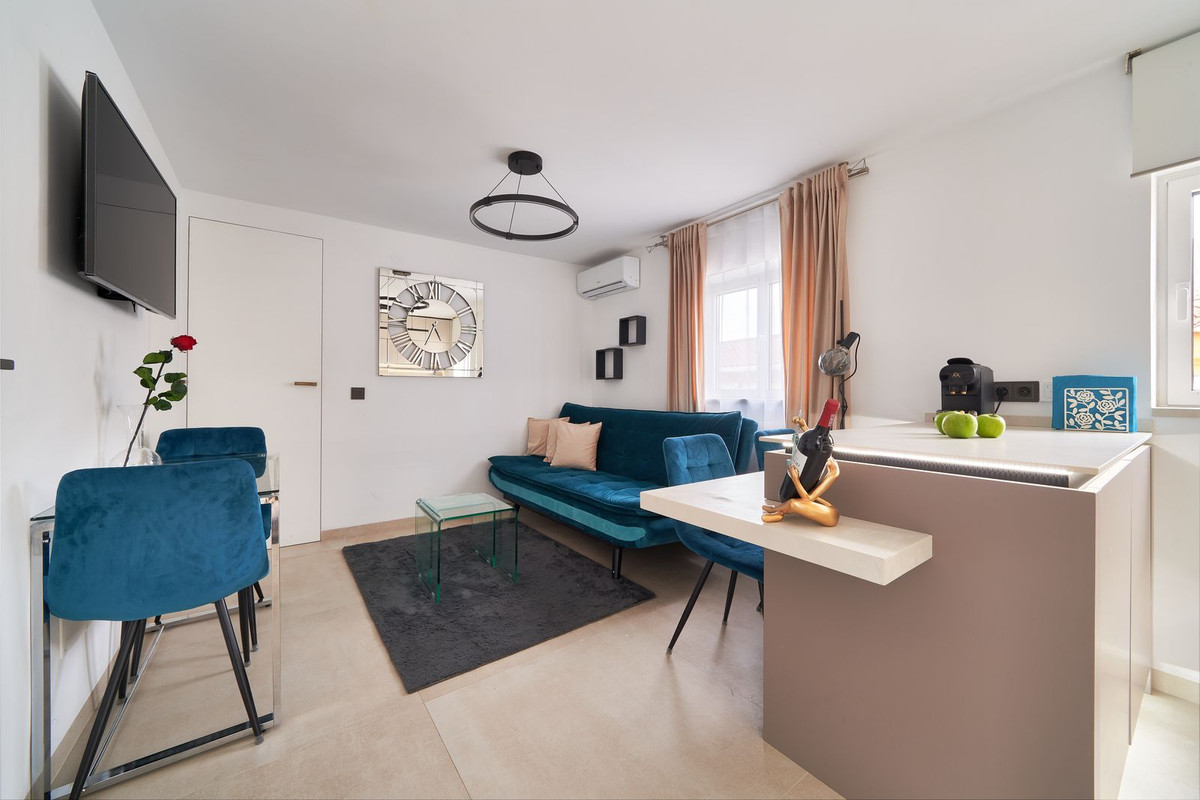 Se vende Apartamento Planta Media de 2 dormitorios en Costa Del Sol, Málaga, España