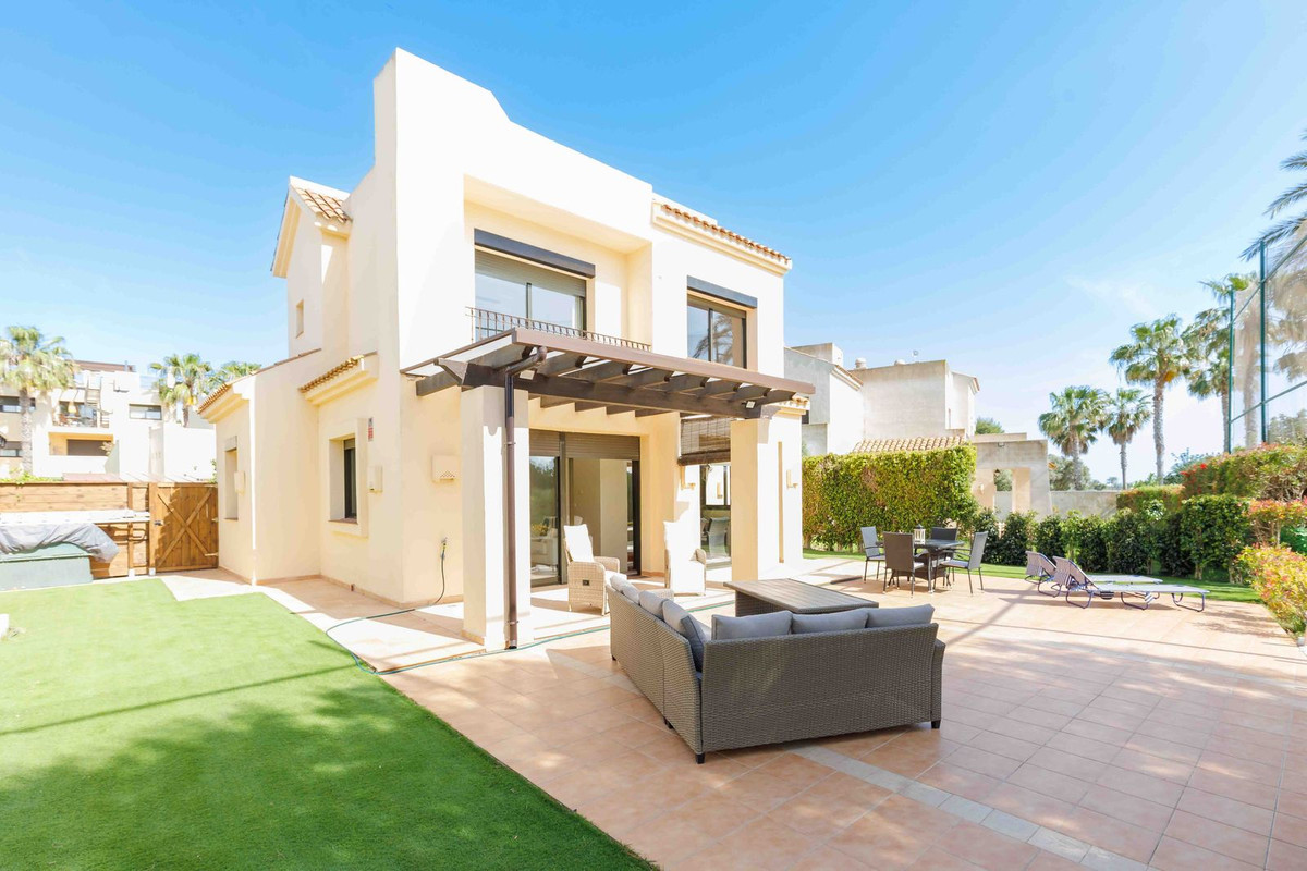 Se vende Villa - Chalet de 3 dormitorios en Costa Calida, Murcia, España