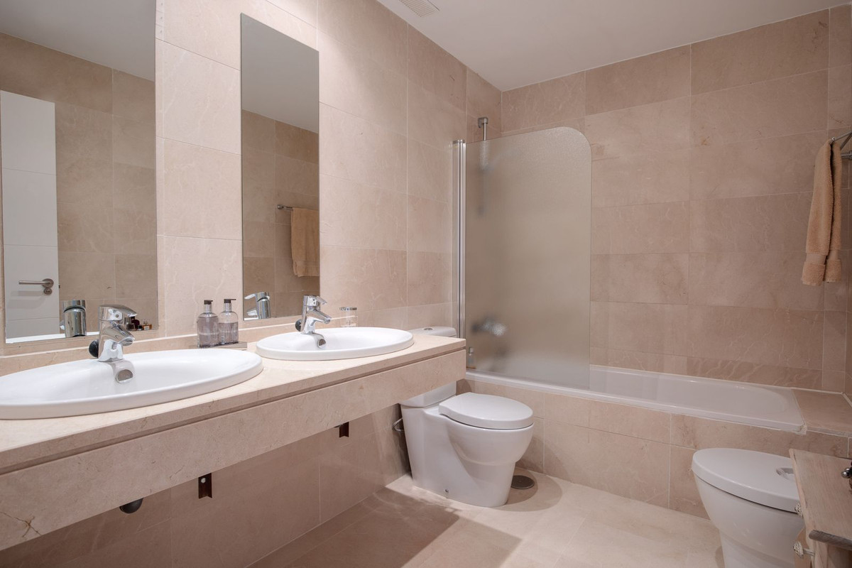 Se vende Apartamento Planta Baja de 3 dormitorios en Costa Del Sol, Málaga, España