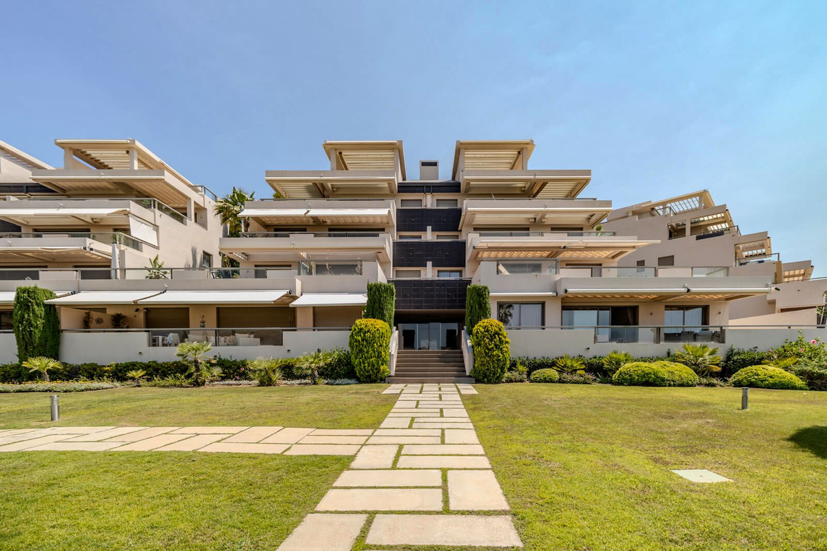 3 Bed Apartment for sale in Benahavís Costa Del Sol, Málaga, Spain