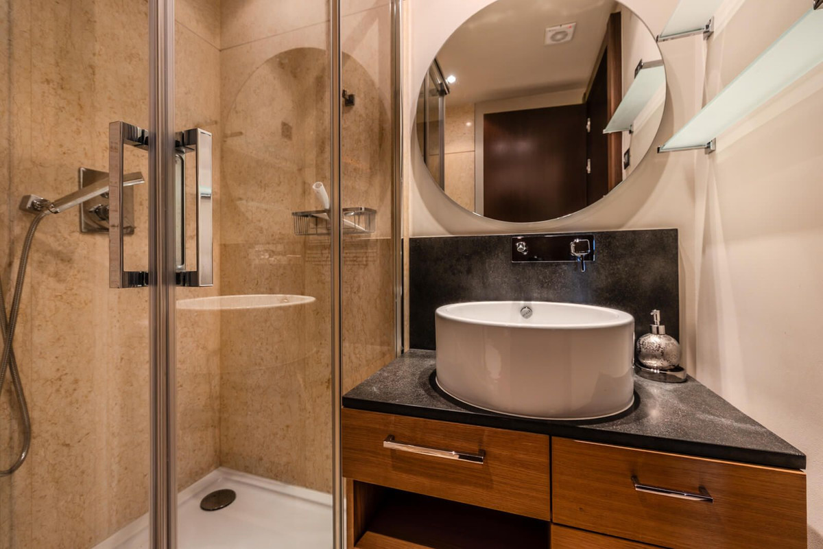 3 Bed Apartment for sale in Benahavís Costa Del Sol, Málaga, Spain
