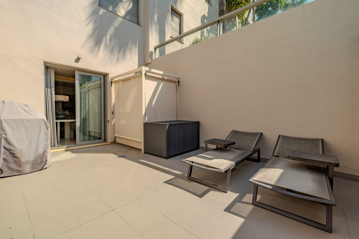 3 Bed Apartment for sale in Benahavís Costa Del Sol, Málaga, Spain