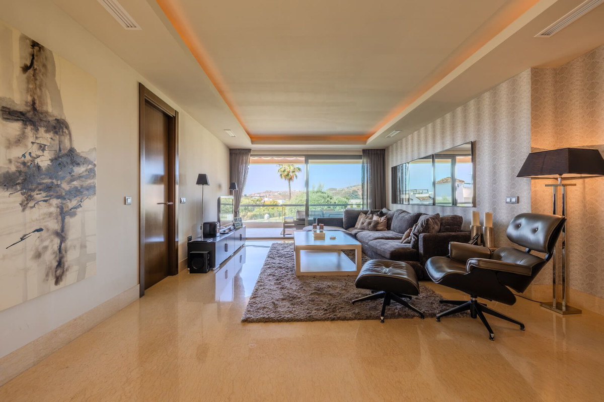 3 Bed Apartment for sale in Benahavís Costa Del Sol, Málaga, Spain