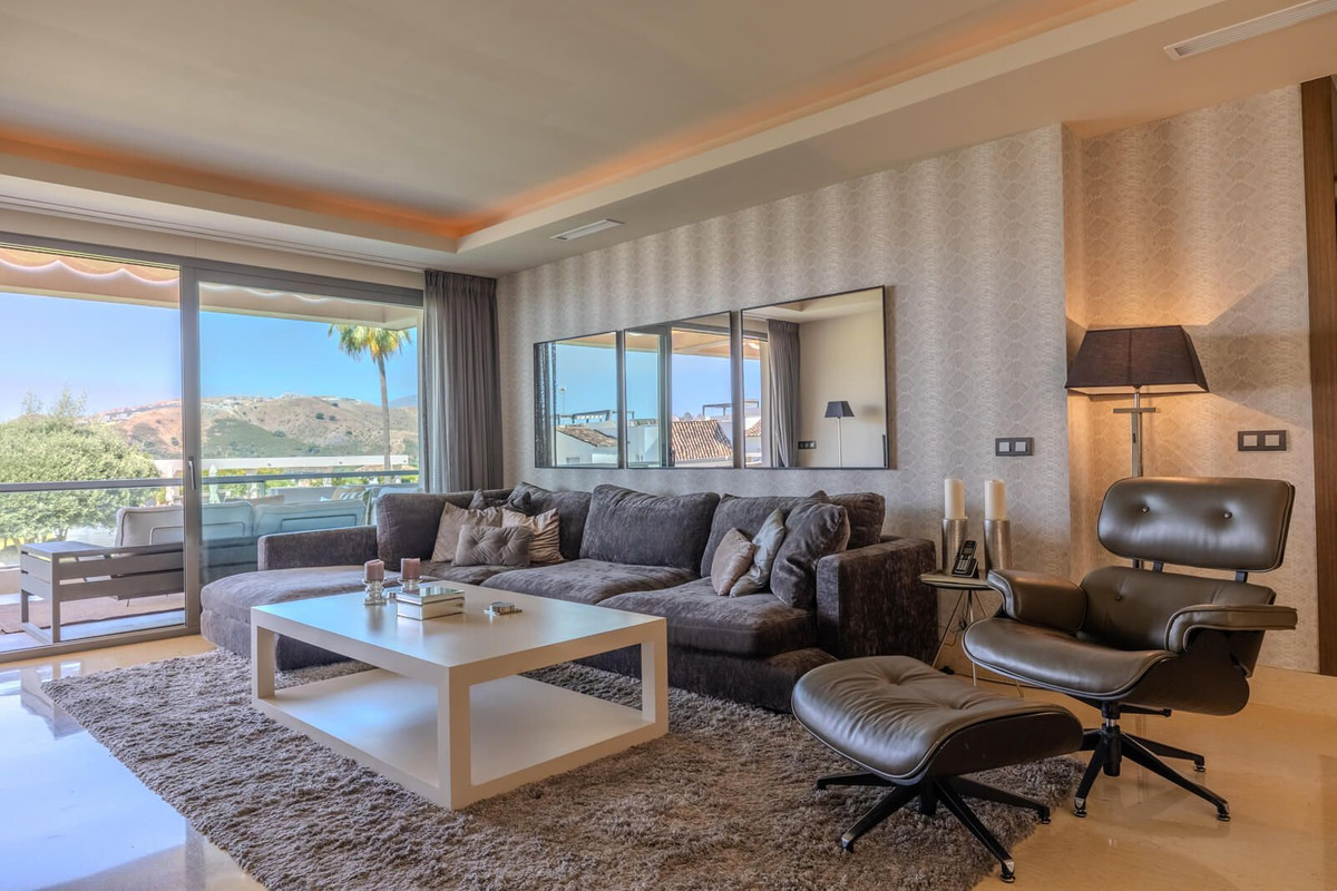 3 Bed Apartment for sale in Benahavís Costa Del Sol, Málaga, Spain