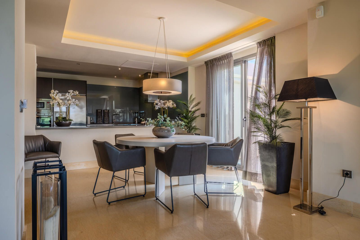 3 Bed Apartment for sale in Benahavís Costa Del Sol, Málaga, Spain