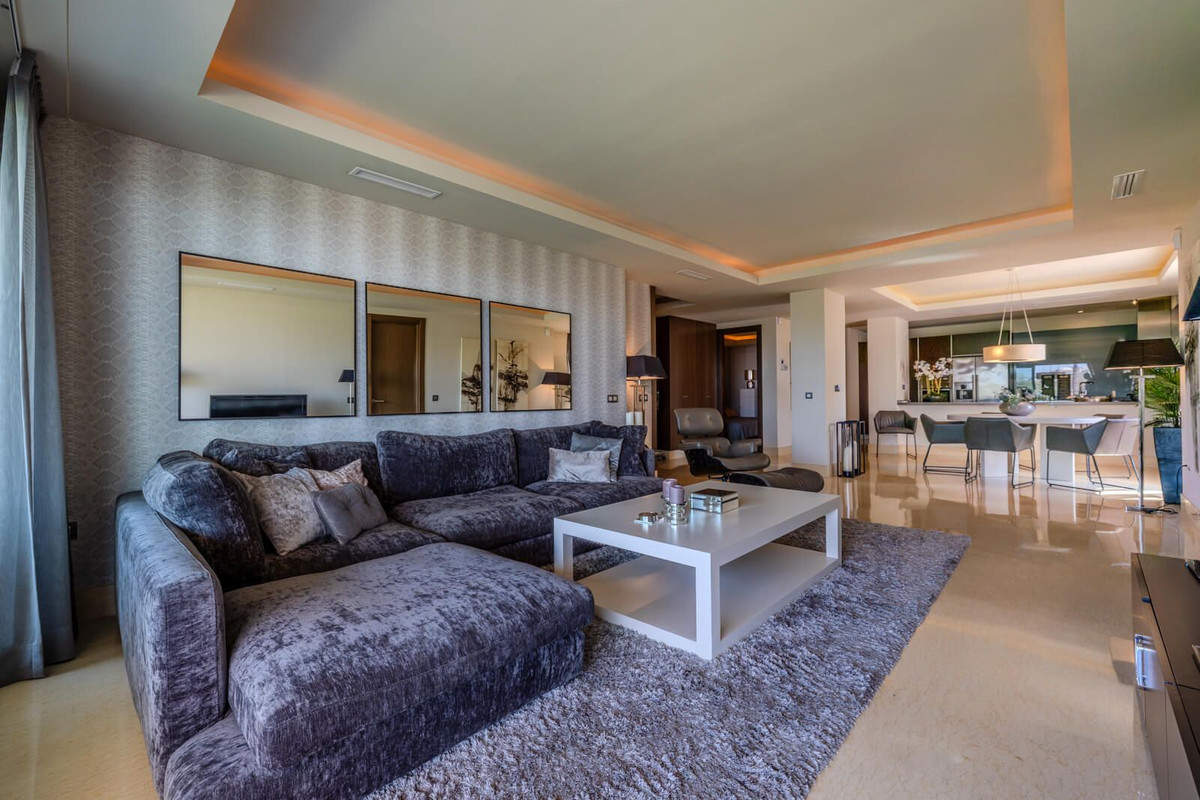 3 Bed Apartment for sale in Benahavís Costa Del Sol, Málaga, Spain