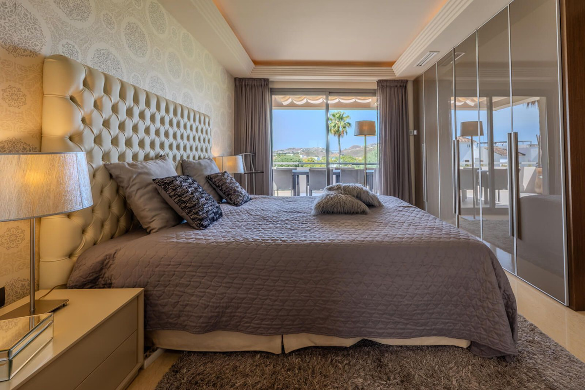 3 Bed Apartment for sale in Benahavís Costa Del Sol, Málaga, Spain