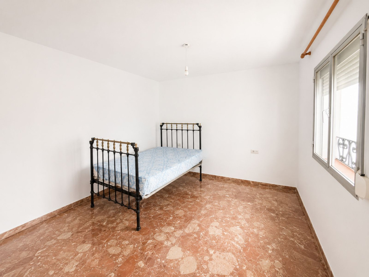 3 Bed Townhouse for sale in Casares Costa Del Sol, Málaga, Spain
