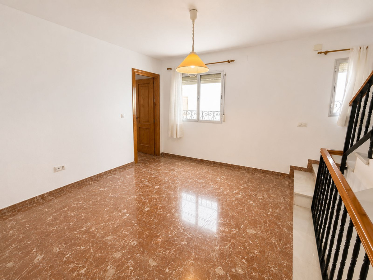 3 Bed Townhouse for sale in Casares Costa Del Sol, Málaga, Spain