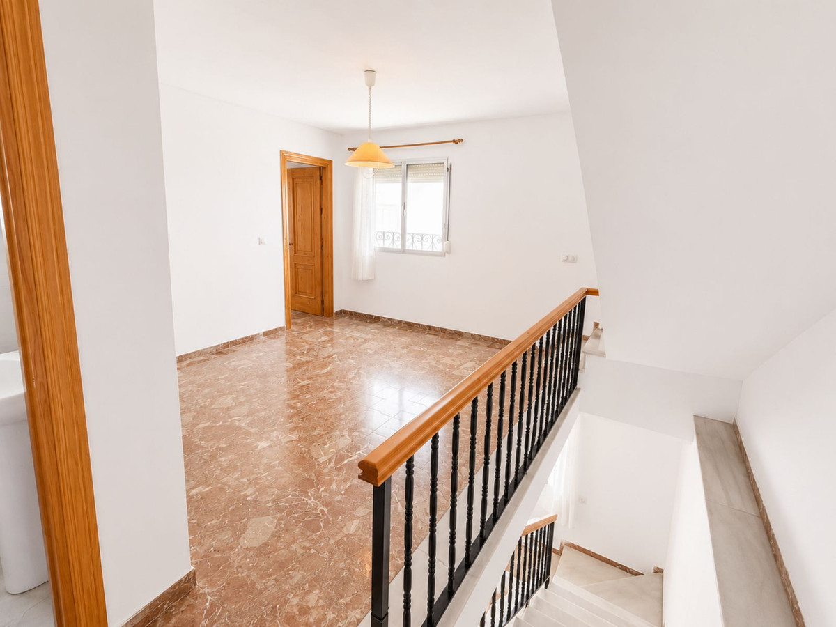 3 Bed Townhouse for sale in Casares Costa Del Sol, Málaga, Spain