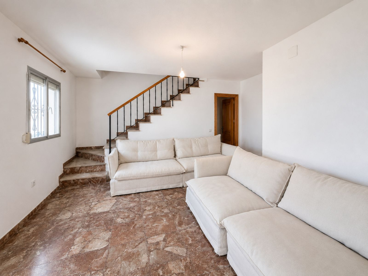 3 Bed Townhouse for sale in Casares Costa Del Sol, Málaga, Spain